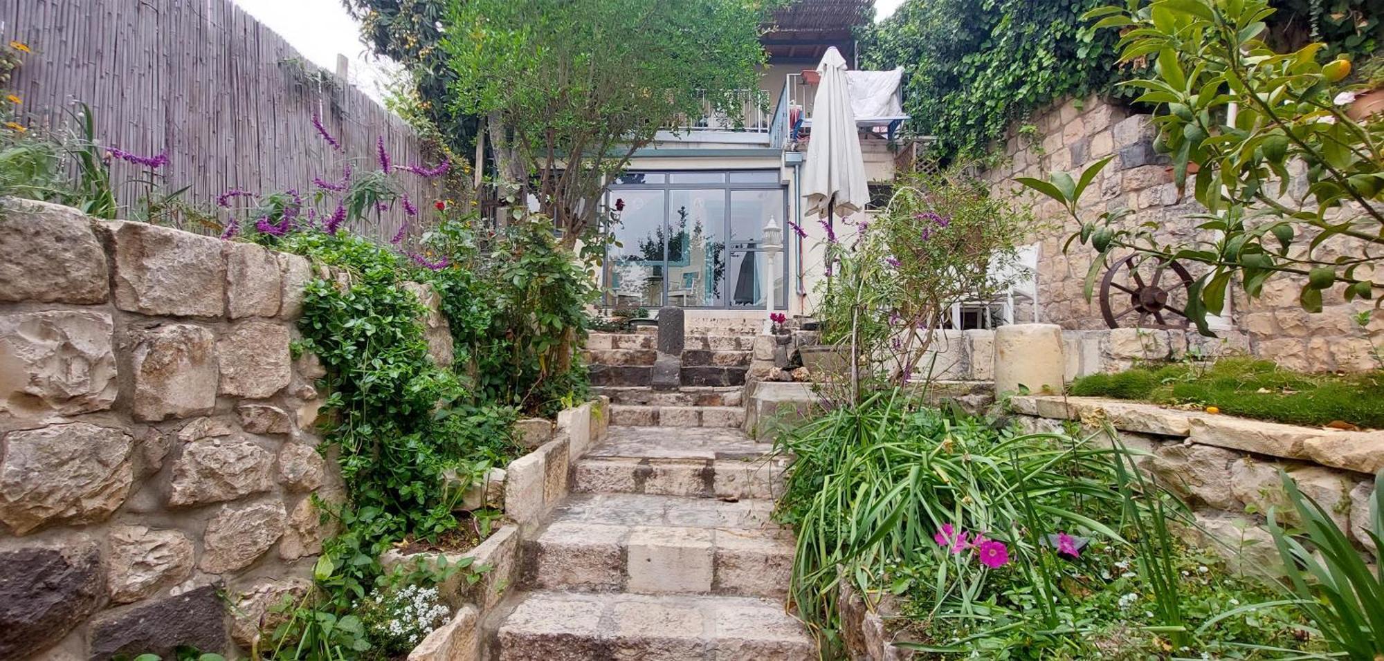פינה שקטה בראש פינה העתיקה Pina Shketa In Old Rosh-pina Rosch Pina
